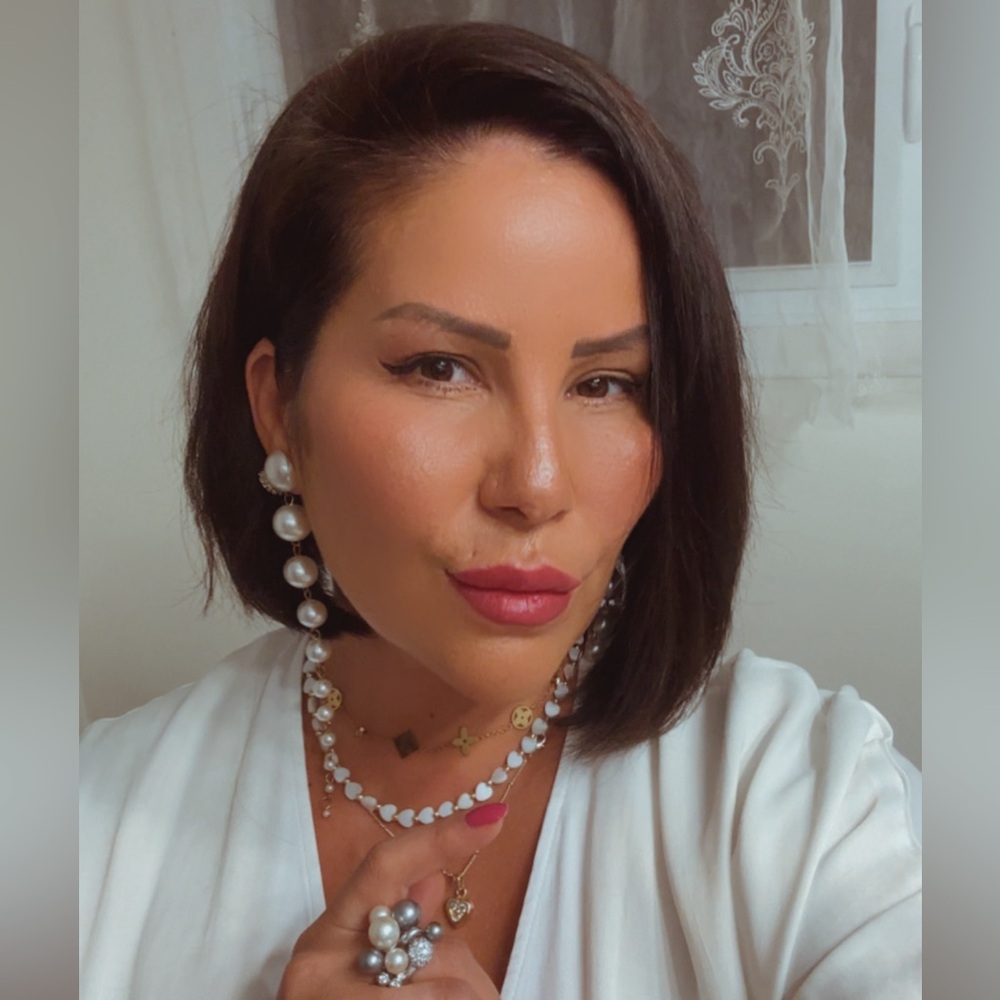 Meet your Posher, Jennet